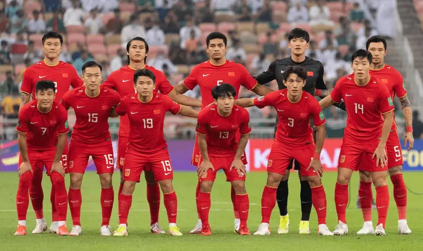 半岛·综合体育官网入口：足球大师好后卫